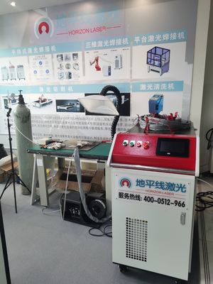 2KW 3 Phasen-Handlaser-Schweißer 15m Iec-Energie-Roboter