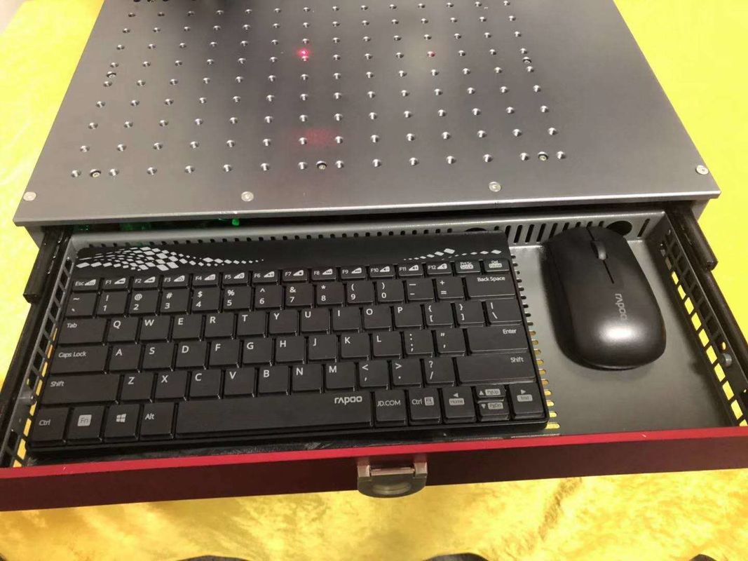 UV-Laser 200kHz 7000mm, der Maschine mit Tastatur markiert