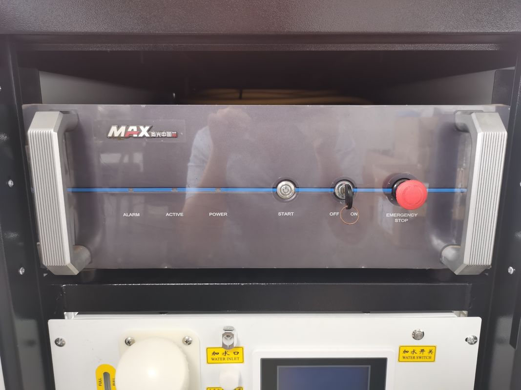 Faser-Laser-Schweißgerät Selbstdraht-Zufuhr-Handlaser-Schweißer-120mm/S 2000W CW