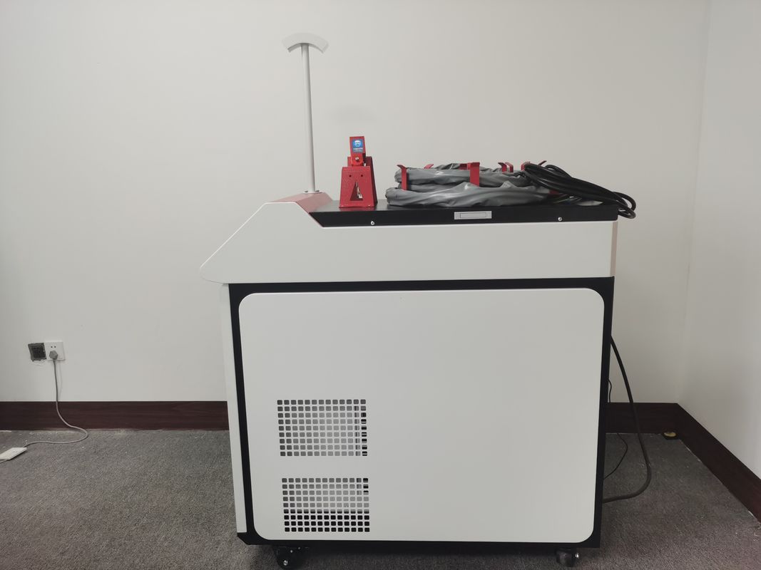 Edelstahl-Schweißen 1080nm 1500W 3mm durch Faser-Laser-Schweißgerät