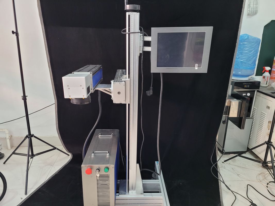 Raycus-CER Fliegen-Laser-Markierungs-Maschine für Metallrohr