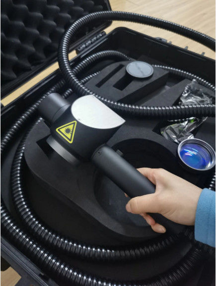 Fetten Sie Reinigung Laser-200W maschinell bearbeitet gekapseltes 4000mm CER ab