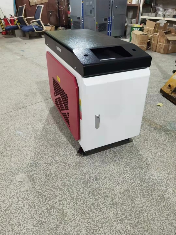 Halbes Gewichts-automatischer Laser-Schweißer 220V 1500W für Metall